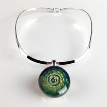 Load image into Gallery viewer, Astelia glass jewel
