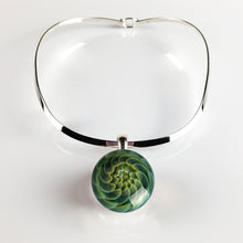 Load image into Gallery viewer, Siliana glass jewel