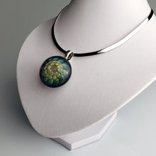 Load image into Gallery viewer, Felicia glass jewel